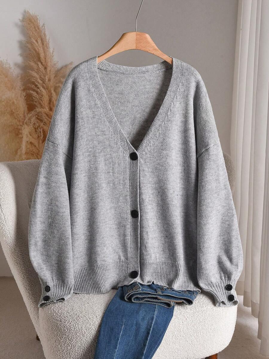 szary sweter kardigan v-neck guziki