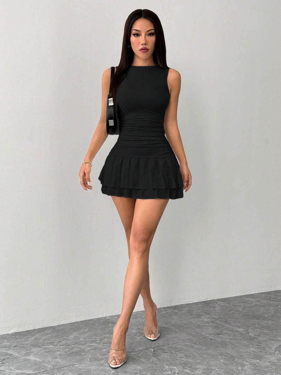 CZARNA MINI SUKIENKA