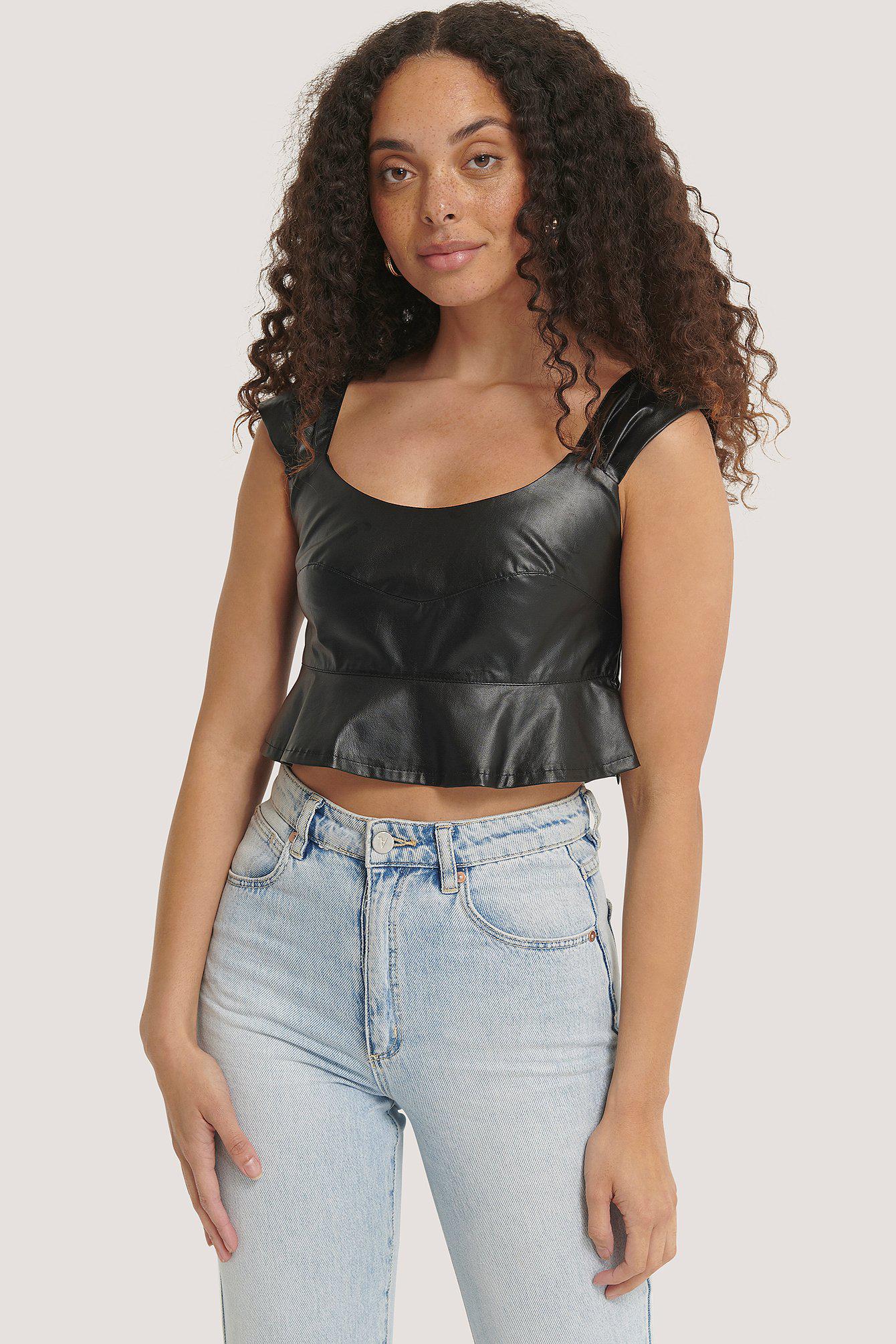 czarny crop top imitacja skóry
