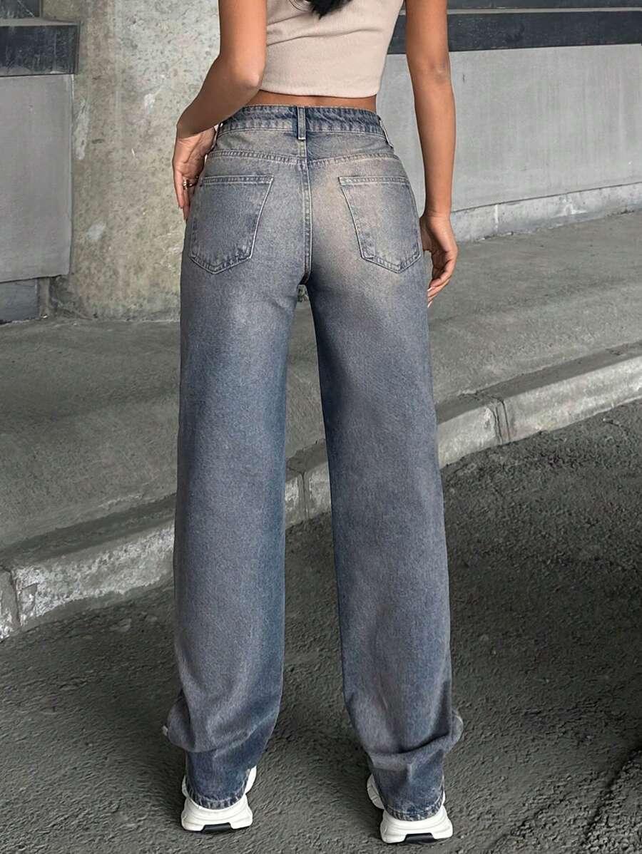 niebieskie spodnie jeans 
