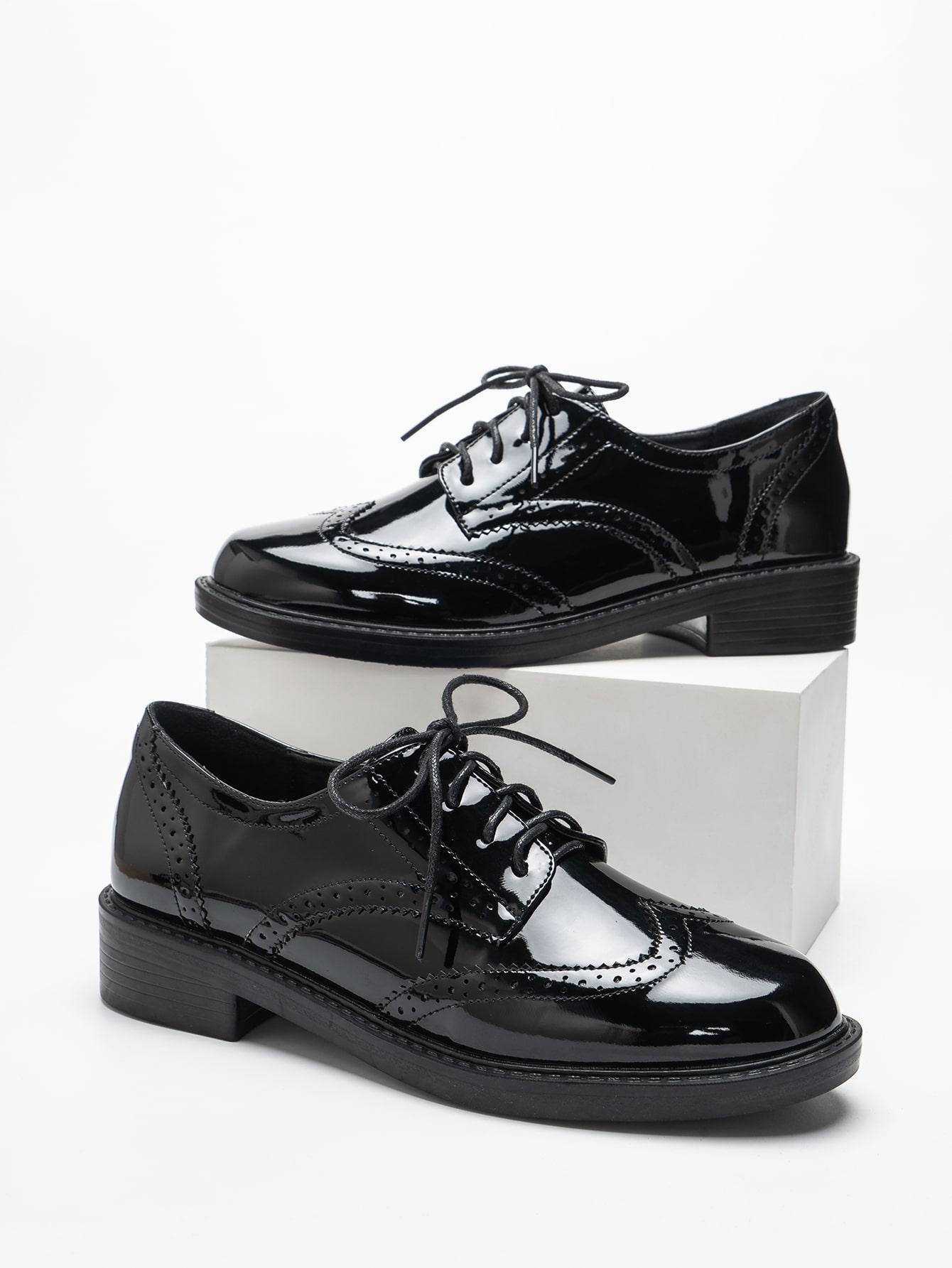 czarne buty oksfordy