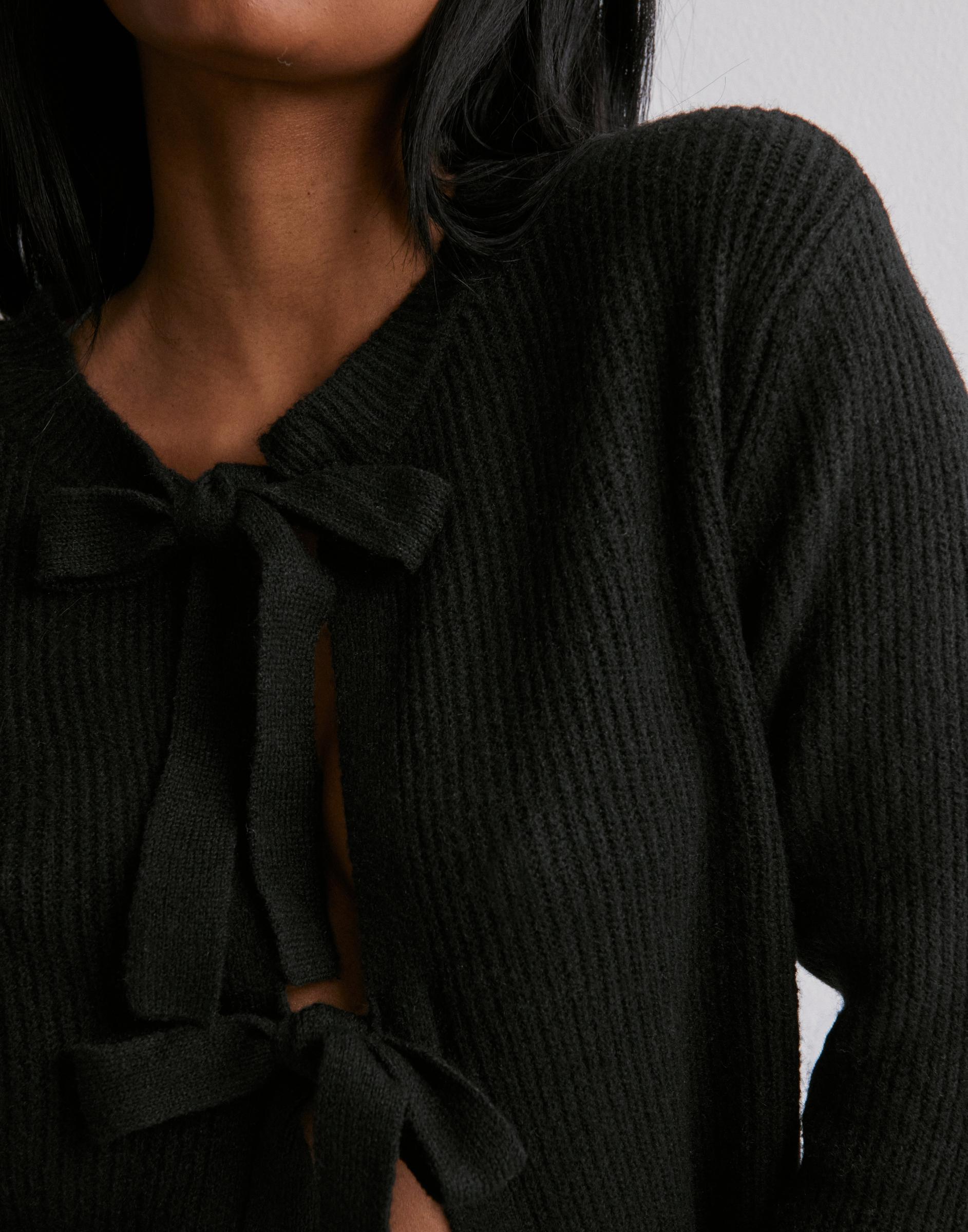 czarny wiązany sweter kokardy długi rękaw
