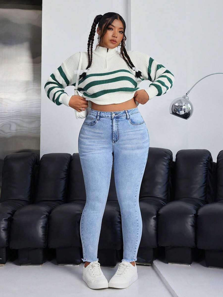 JEANSY Z WYSOKIM STANEM