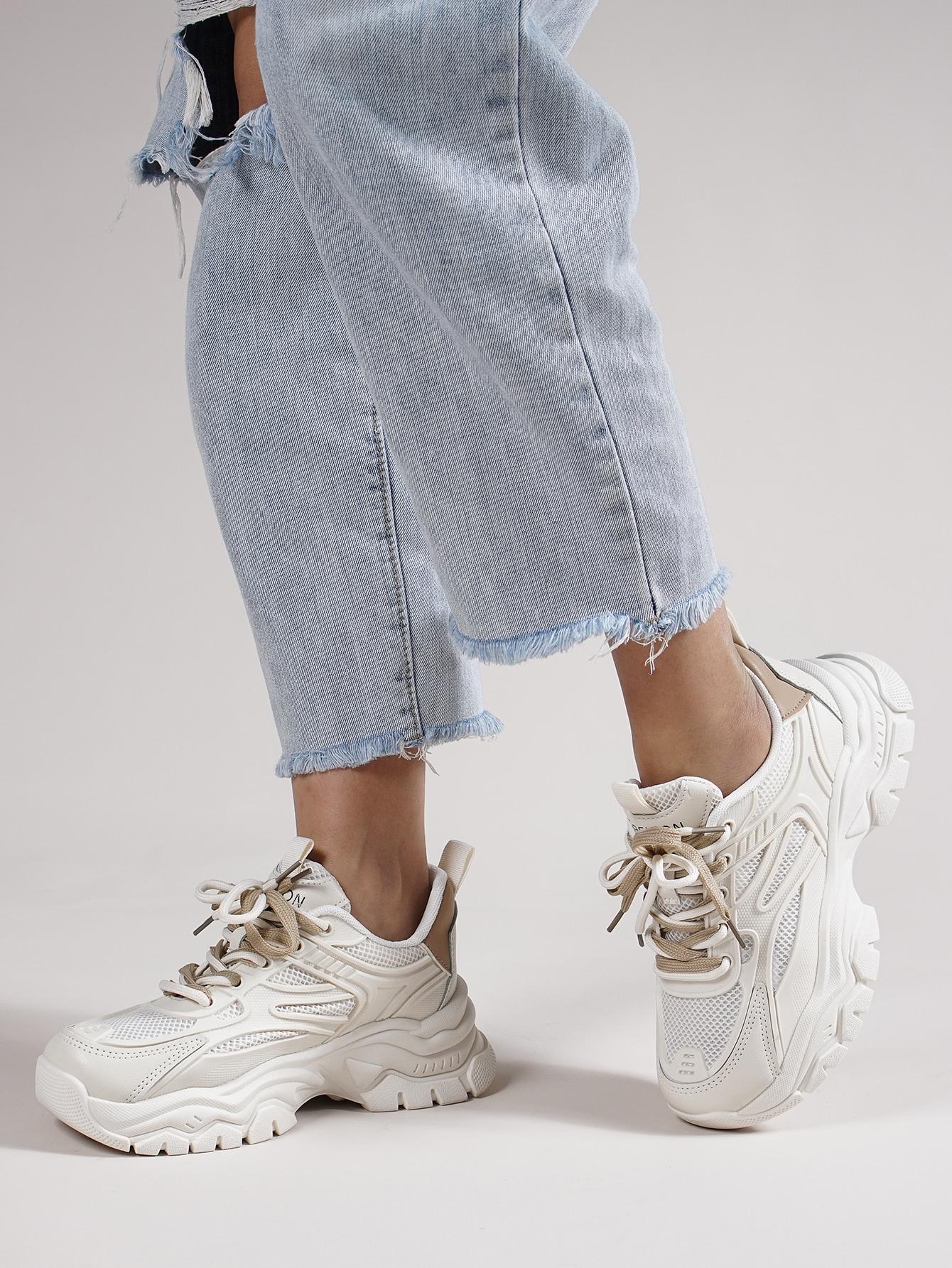 BUTY SPORTOWE SZNUROWANE 