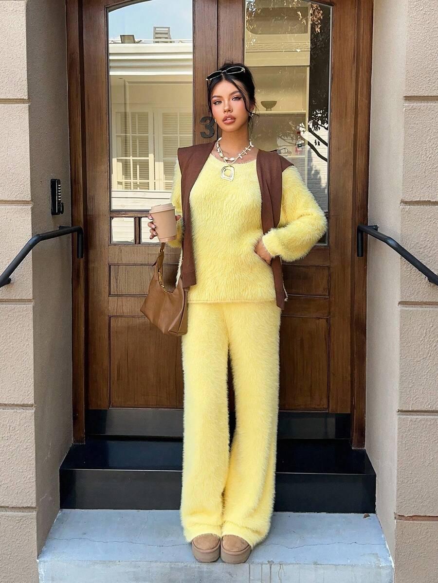 żółty sweter casual