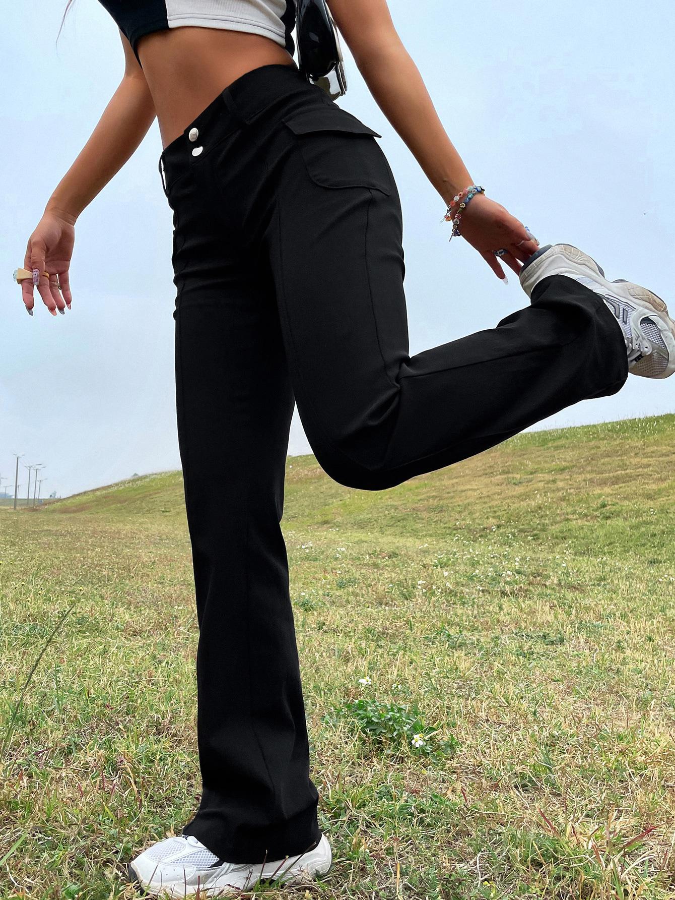 czarne spodnie bootcut