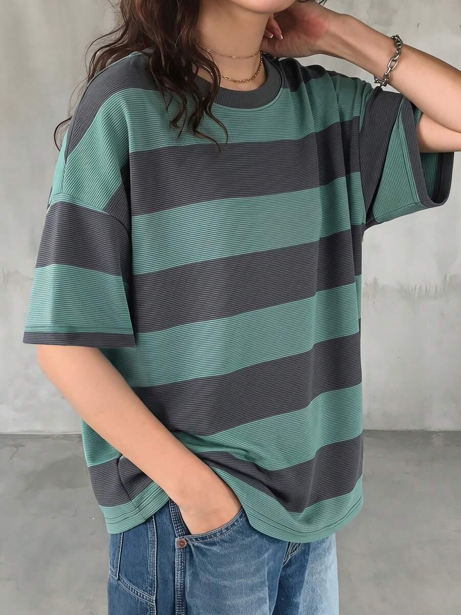 t-shirt w paski casual