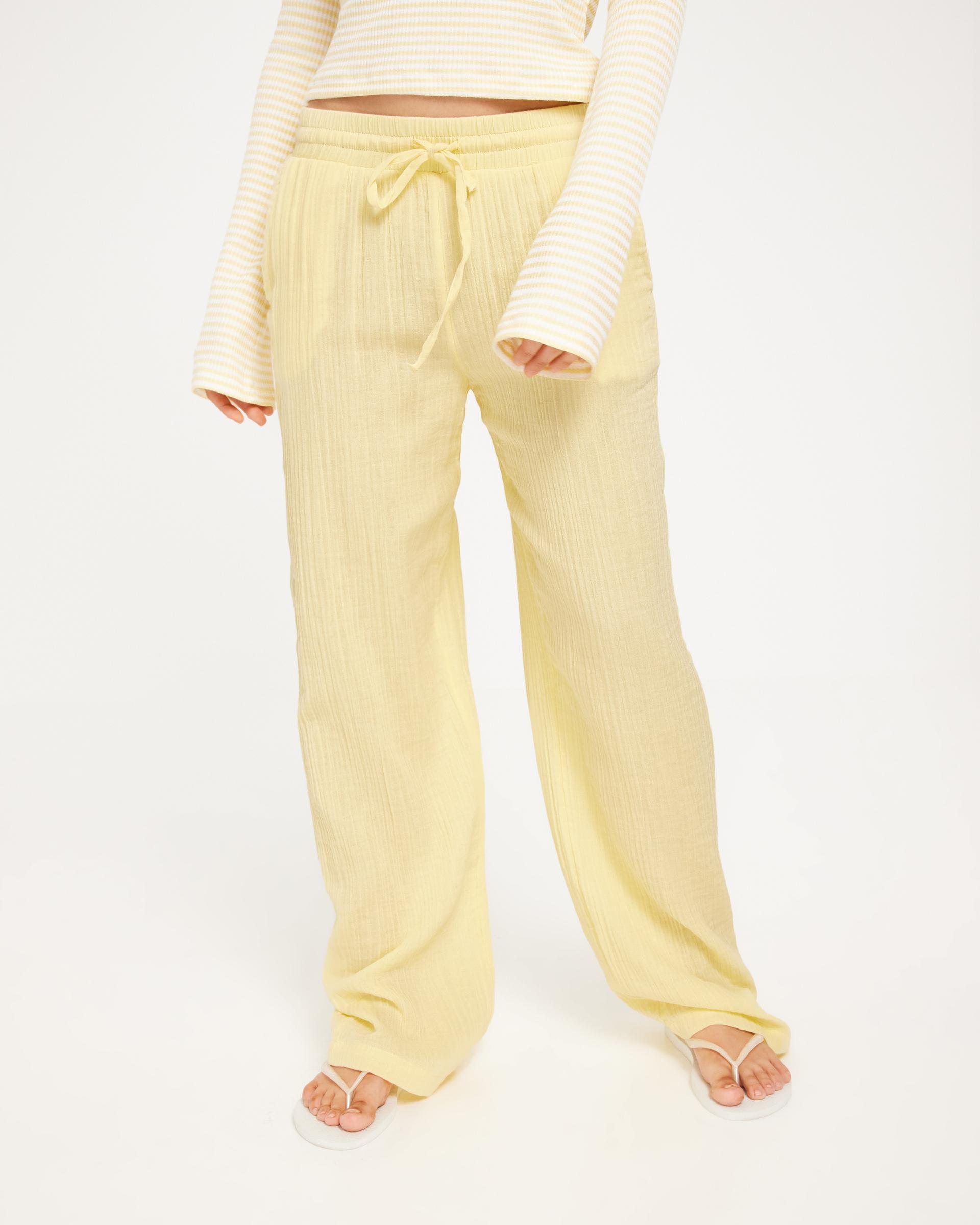 żółte proste muślinowe spodnie casual