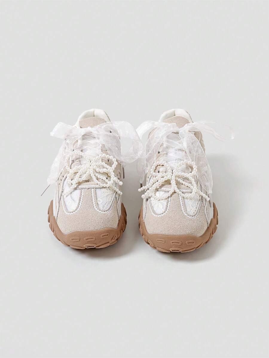BUTY SPORTOWE ZDOBIENIA