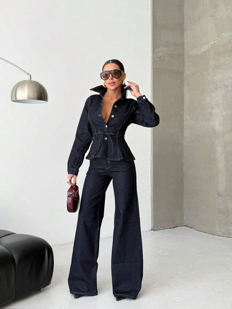 granatowe spodnie jeans