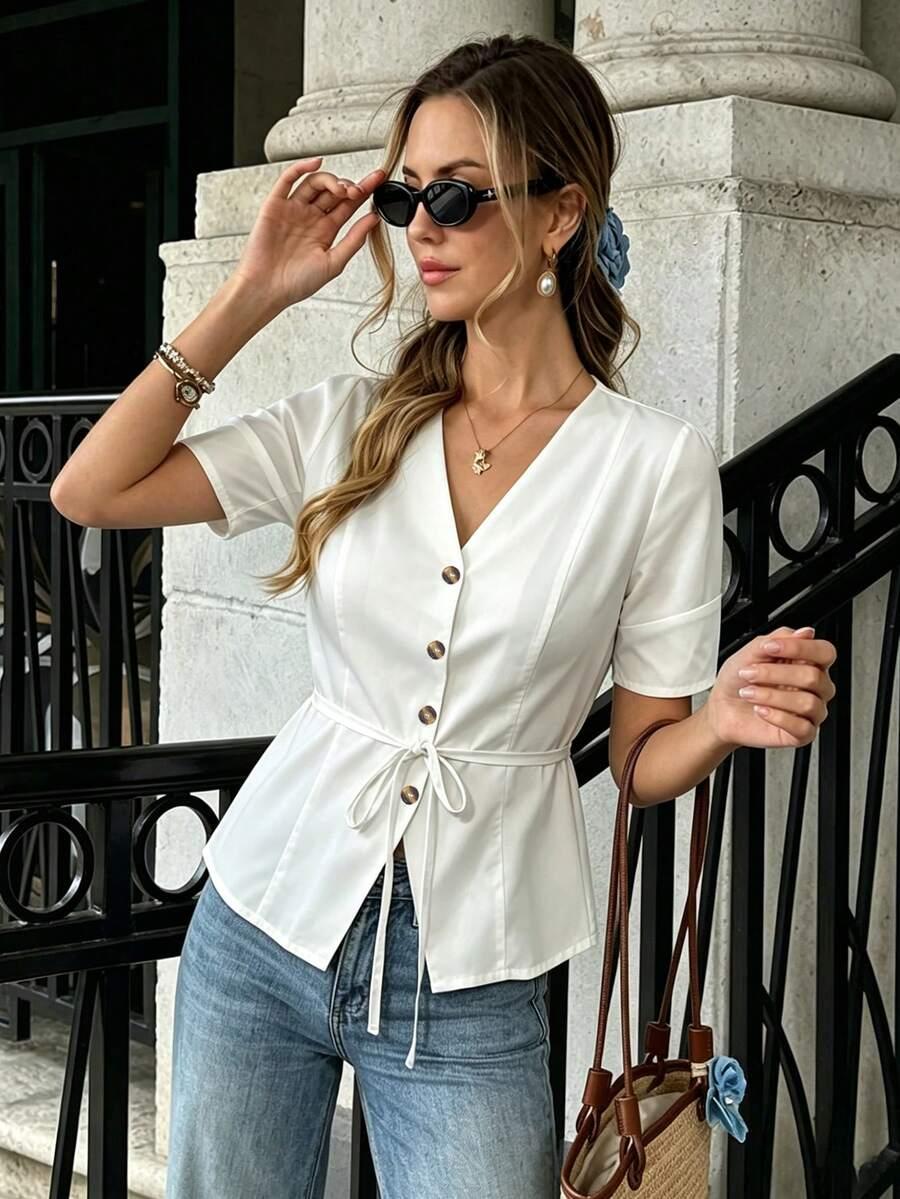 biała bluzka v neck guziki