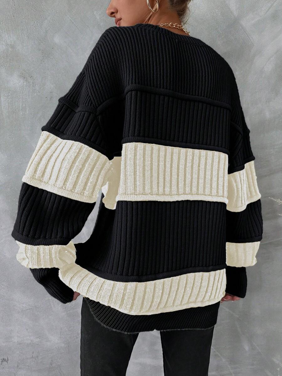 CZARNY SWETER PASKI kontrast