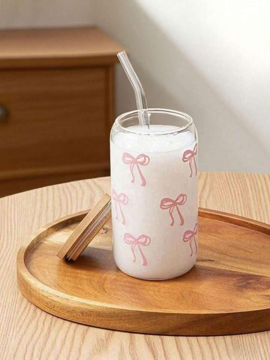 szklany kubek słomka