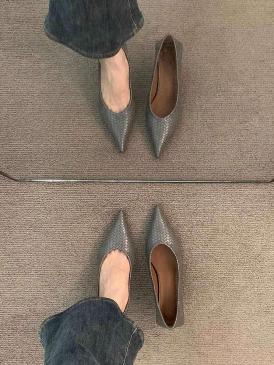 szare czółenka szpic