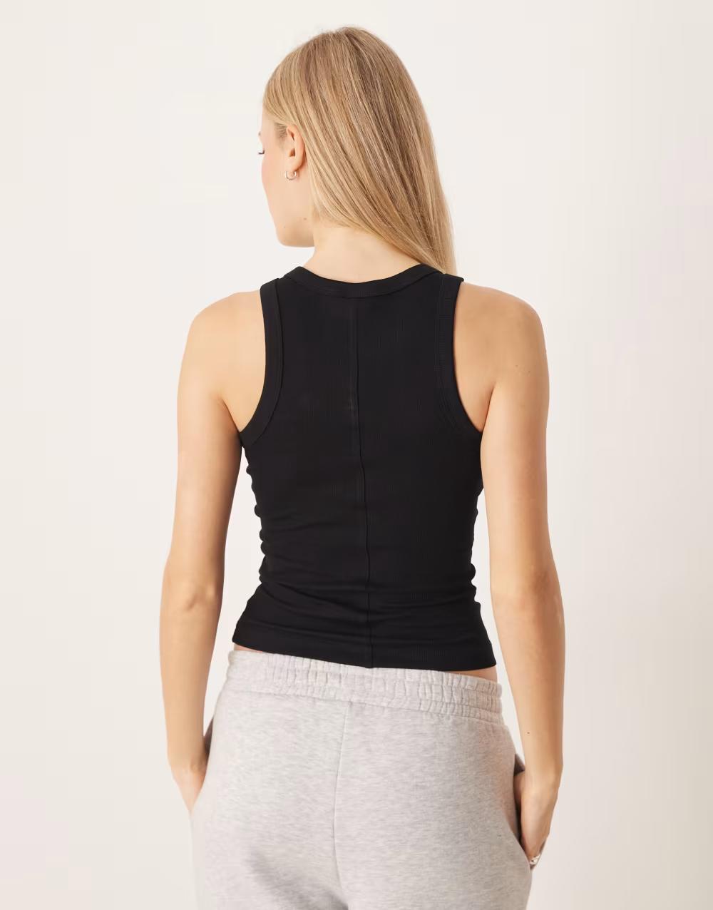 CZARNY TOP BASIC