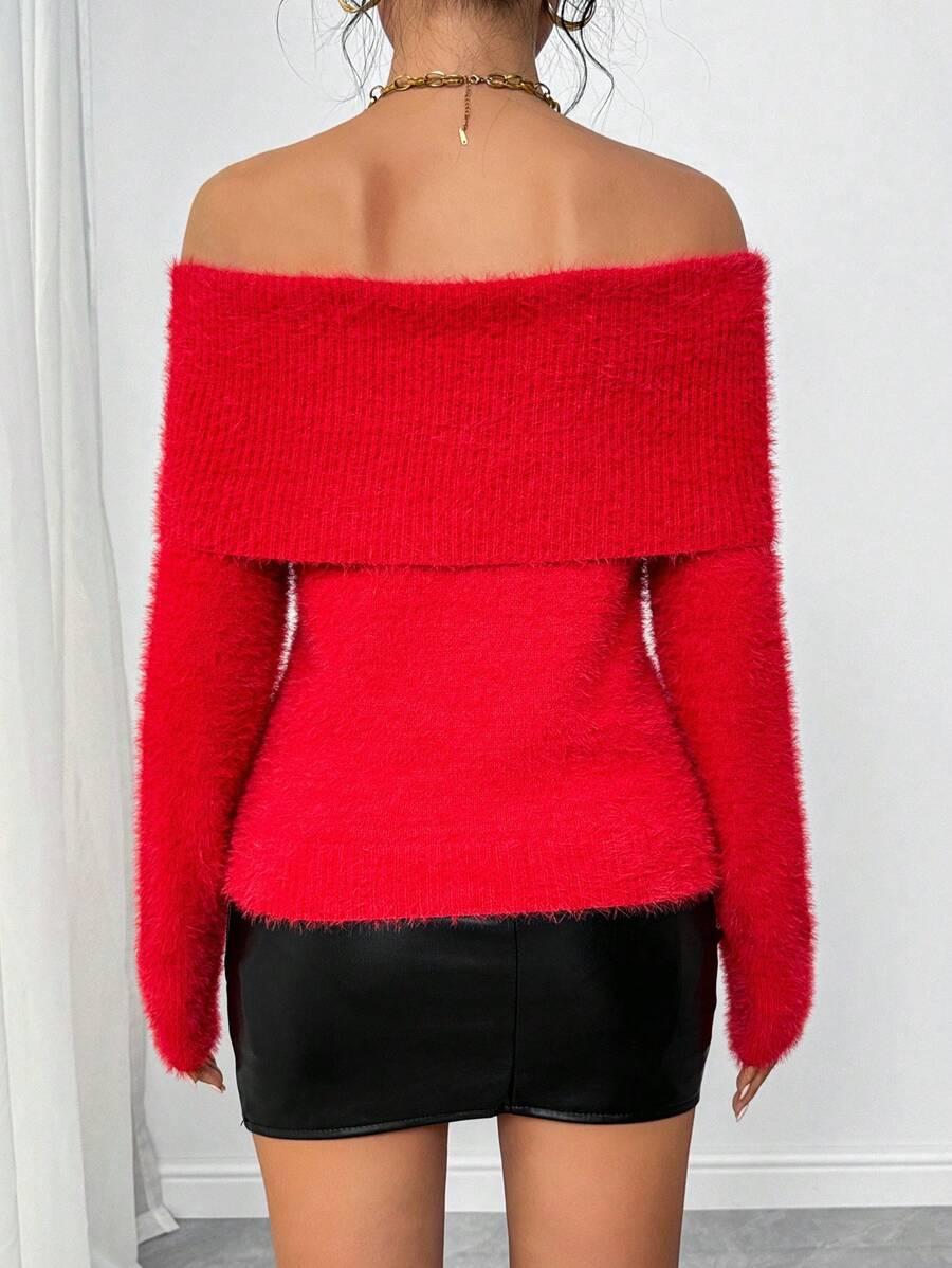 CZERWONY SWETER ODKRYTE RAMIONA
