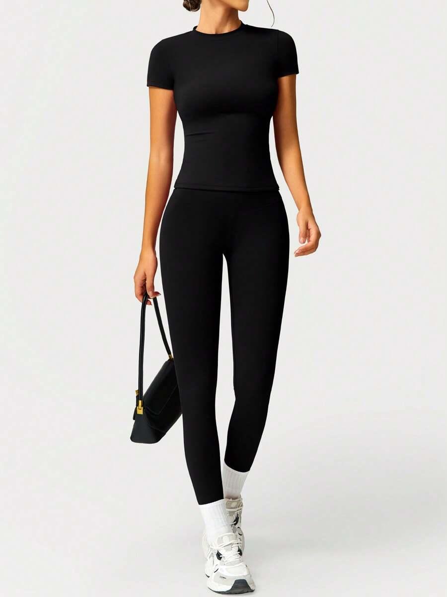 CZARNY KOMPLET T-SHIRT LEGGINSY