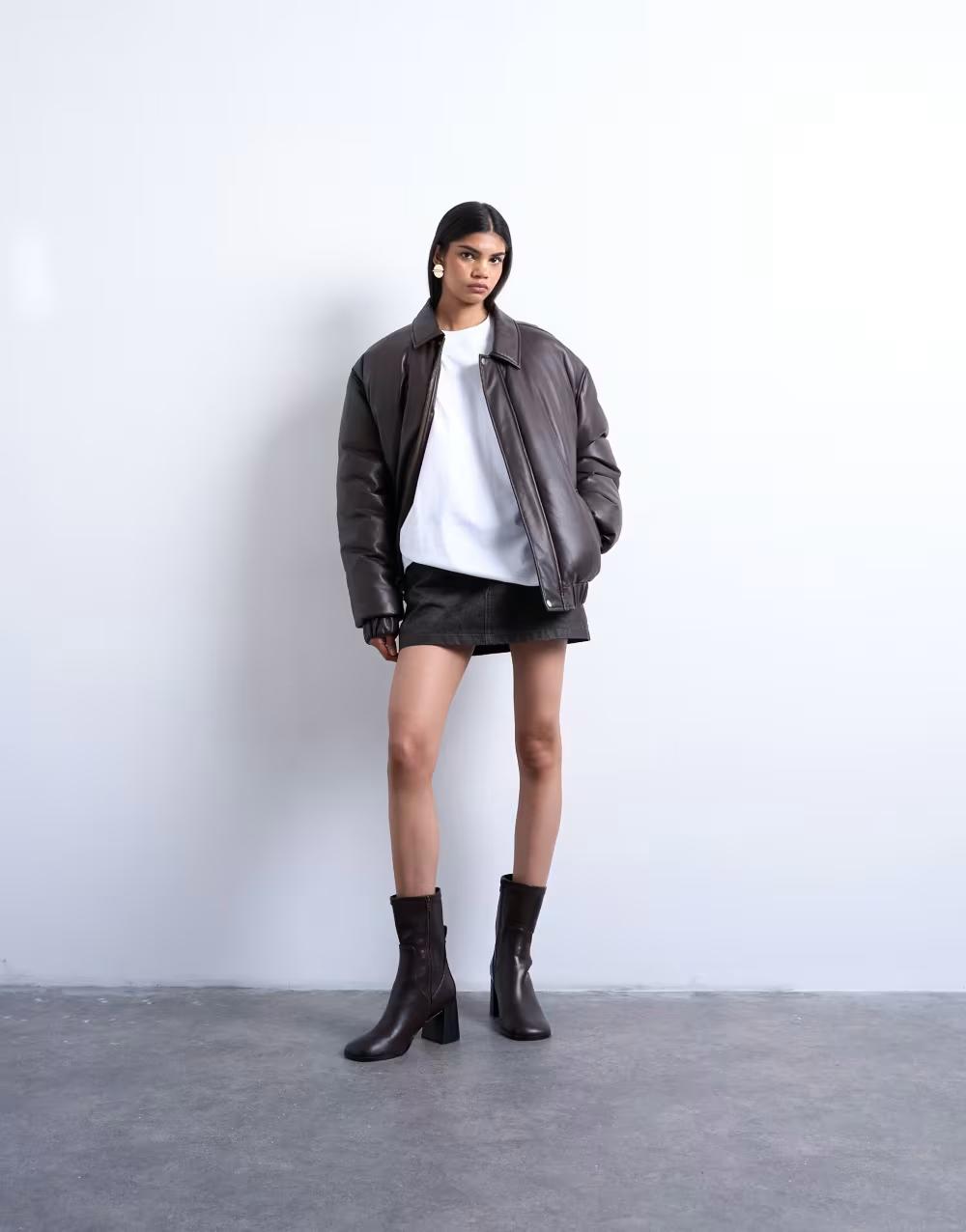 BIAŁY T-SHIRT OVERSIZE