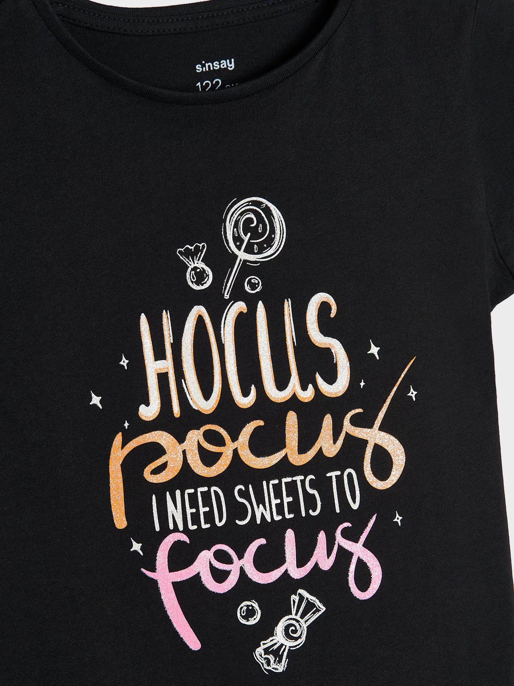 czarny t-shirt napis hocus pocus
