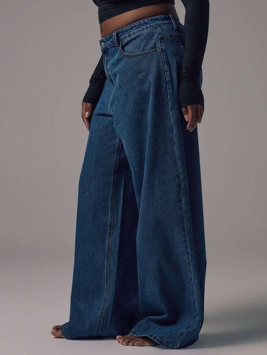 niebieskie spodnie jeans 