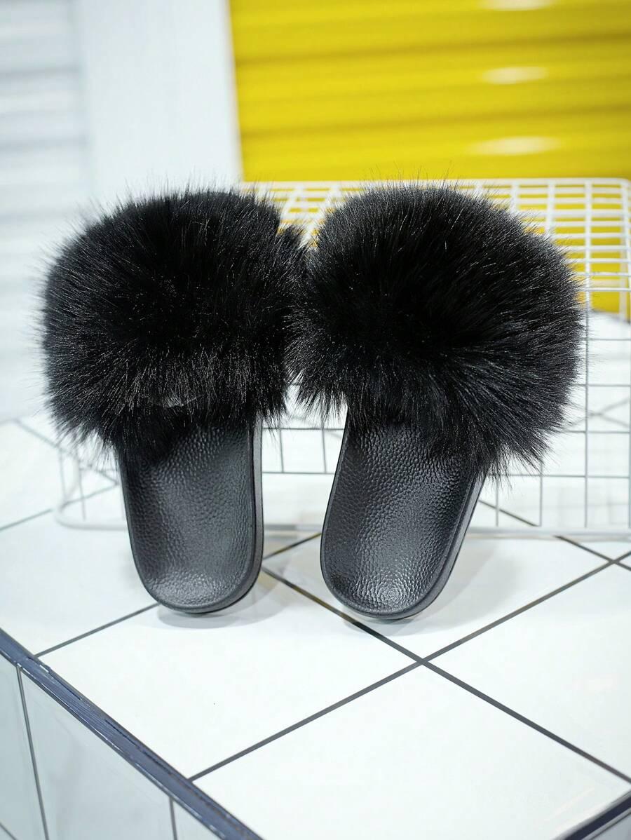 czarne fluffy klapki