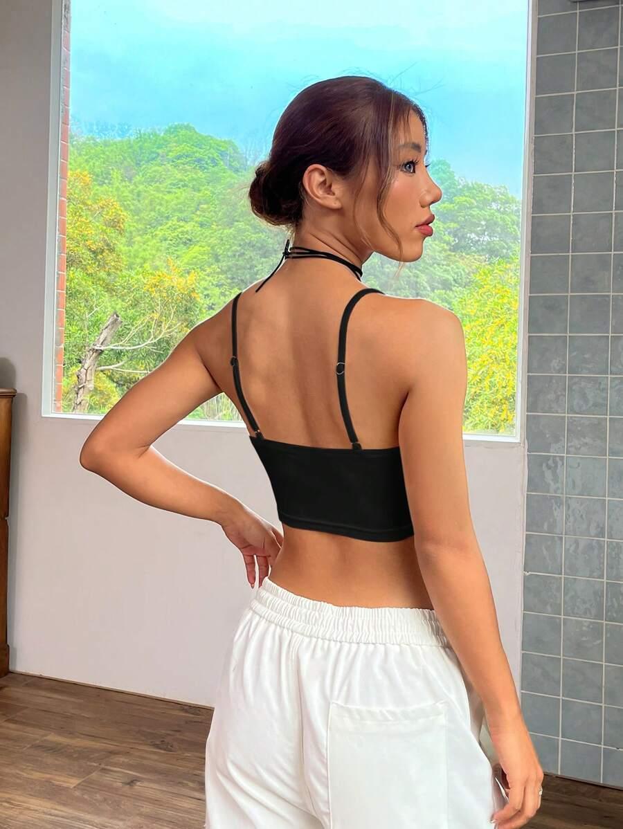 CZARNY CROP TOP NA RAMIĄCZKACH
