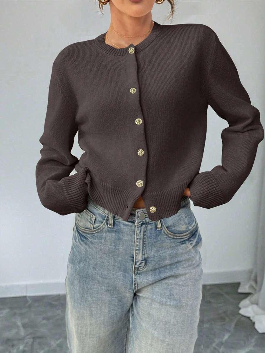 brązowy sweter guziki