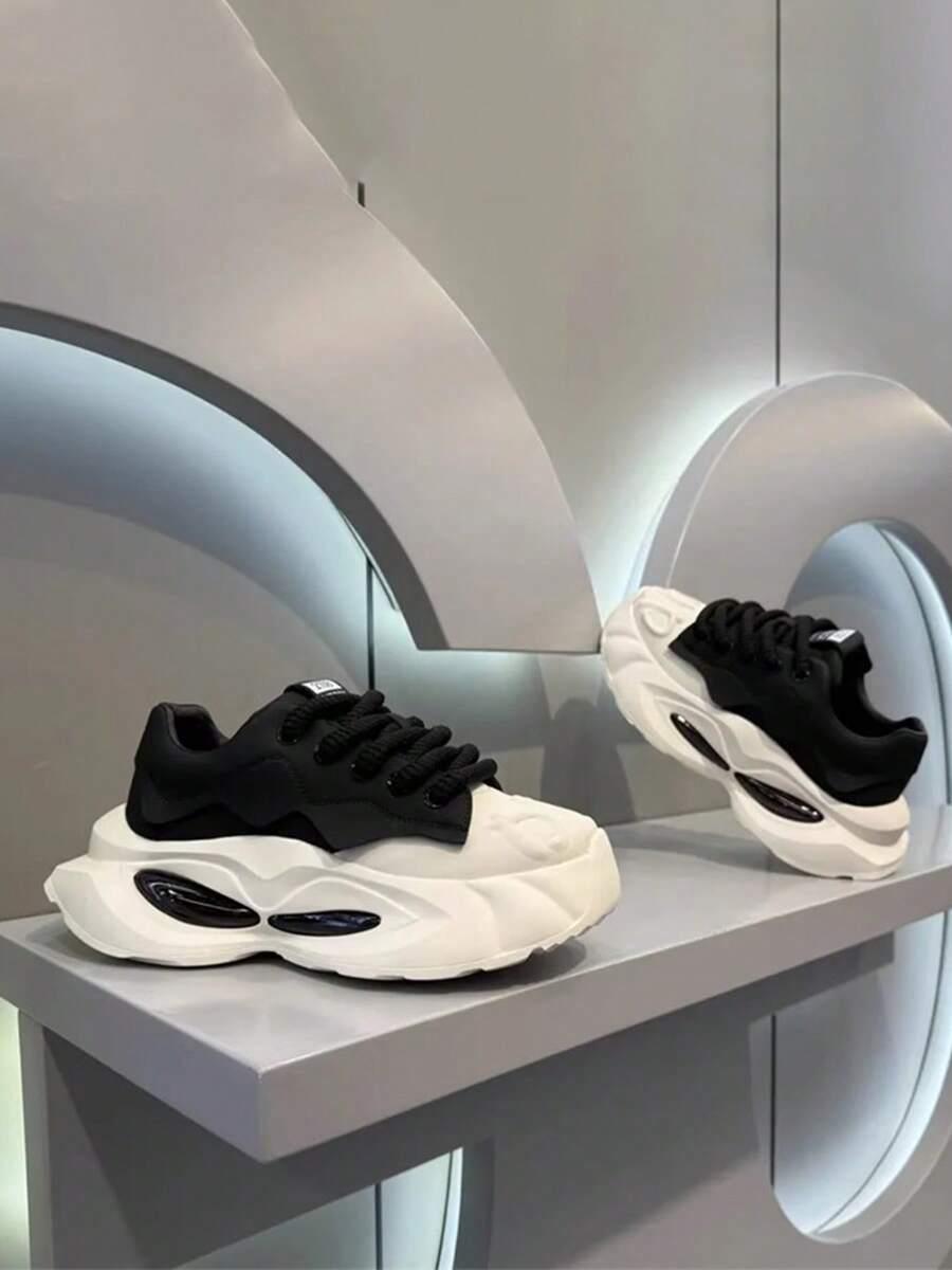 SZNUROWANE BUTY SPORTOWE 