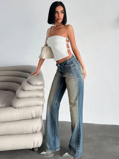 niebieskie spodnie jeans