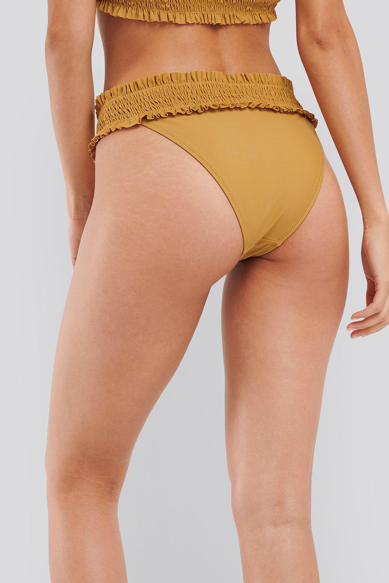 żółty dół od bikini marszczenia