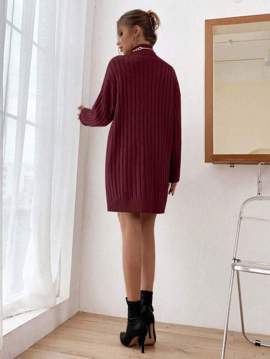 czerwona dzianinowa sukienka