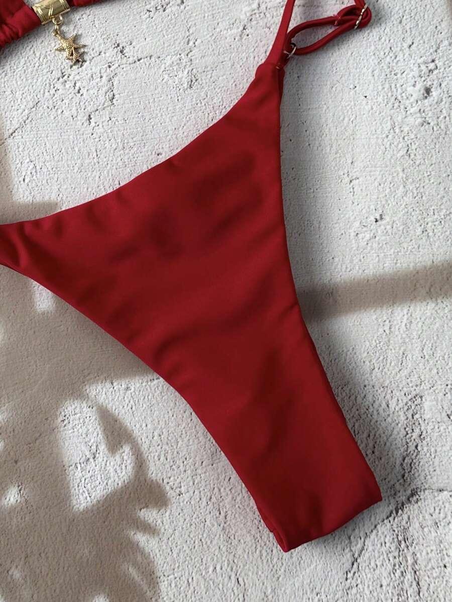 czerwony dół od bikini