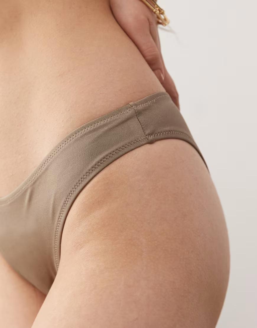 CZARNY DÓŁ OD BIKINI 