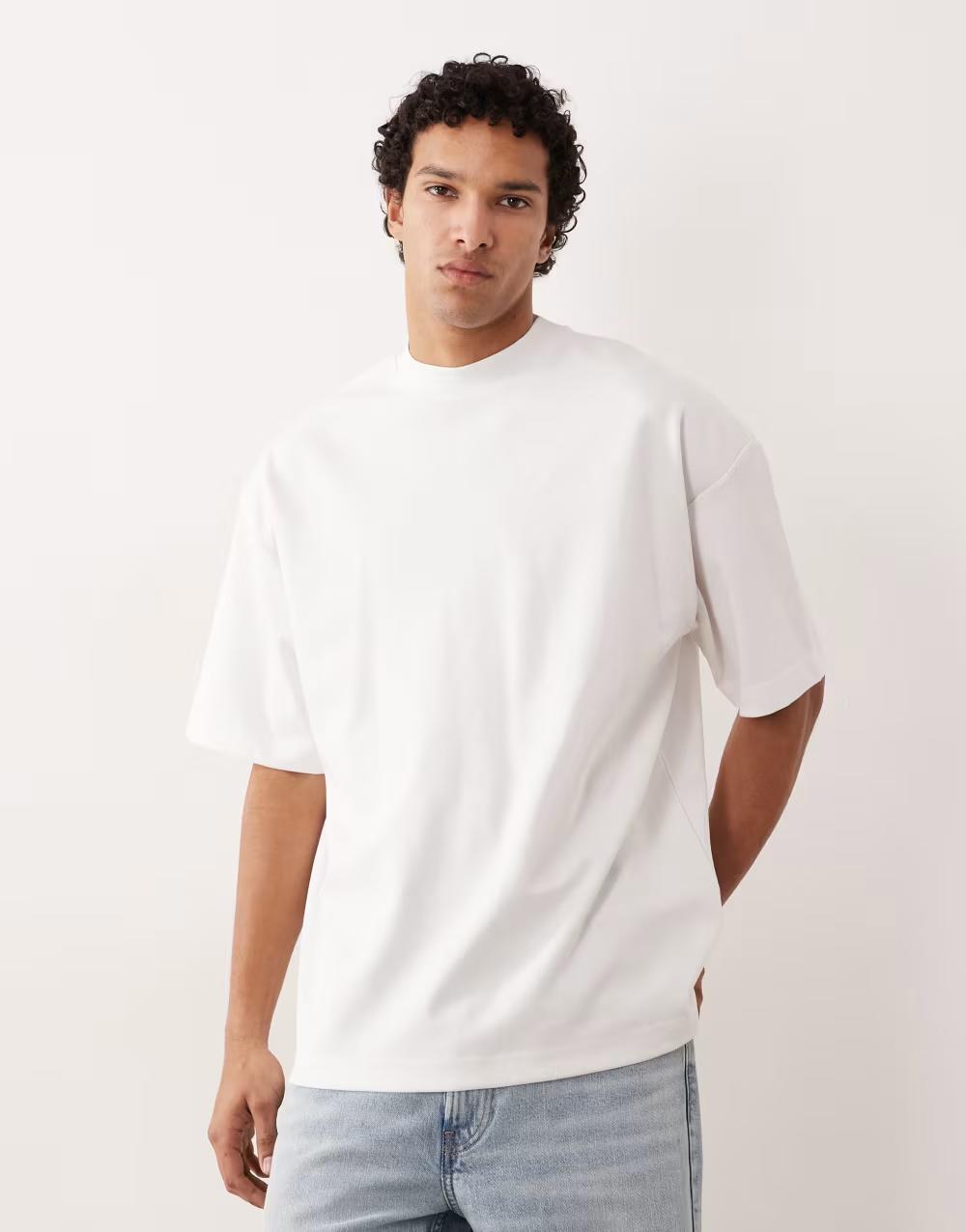 biały t-shirt okrągły dekolt casual