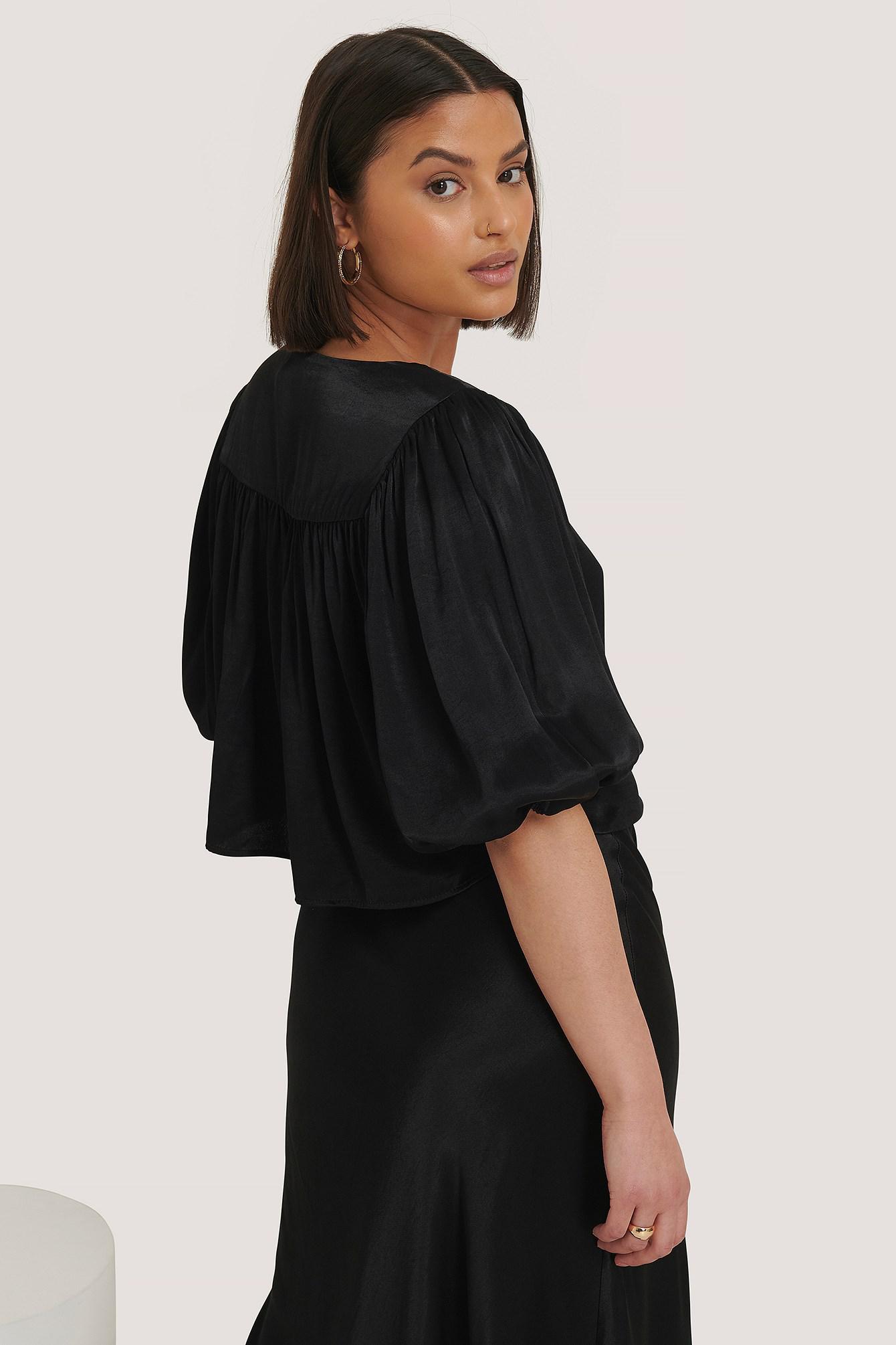SATYNOWY TOP V-NECK WIĄZANIE