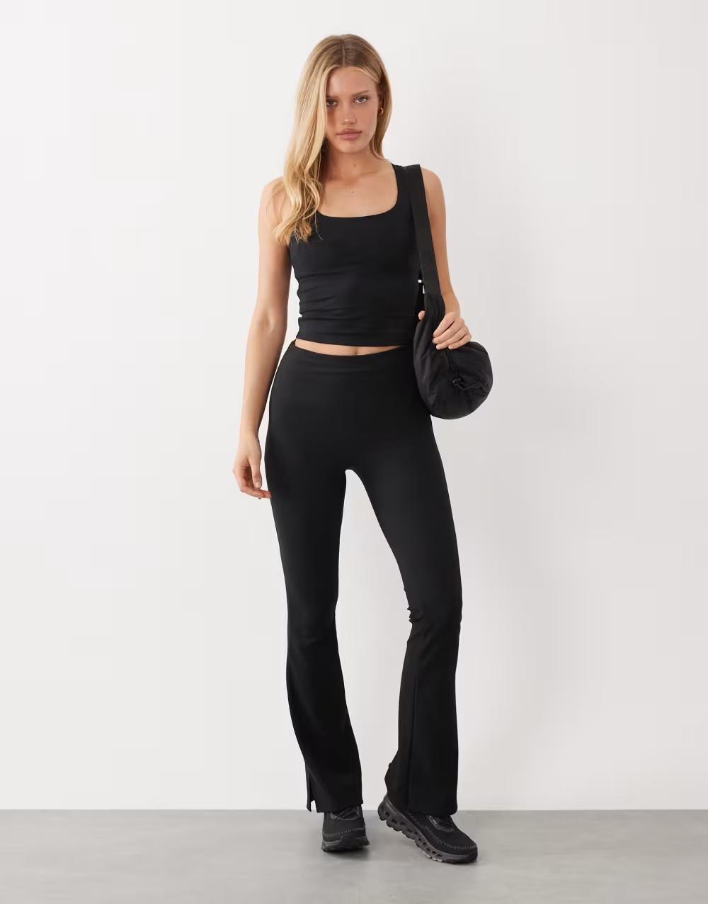 CZARNY SPORTOWY TOP