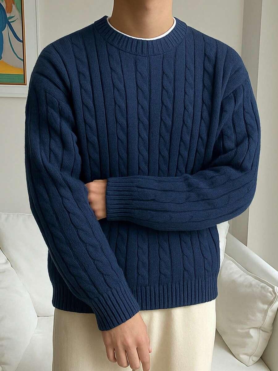 niebieski sweter okrągły dekolt 