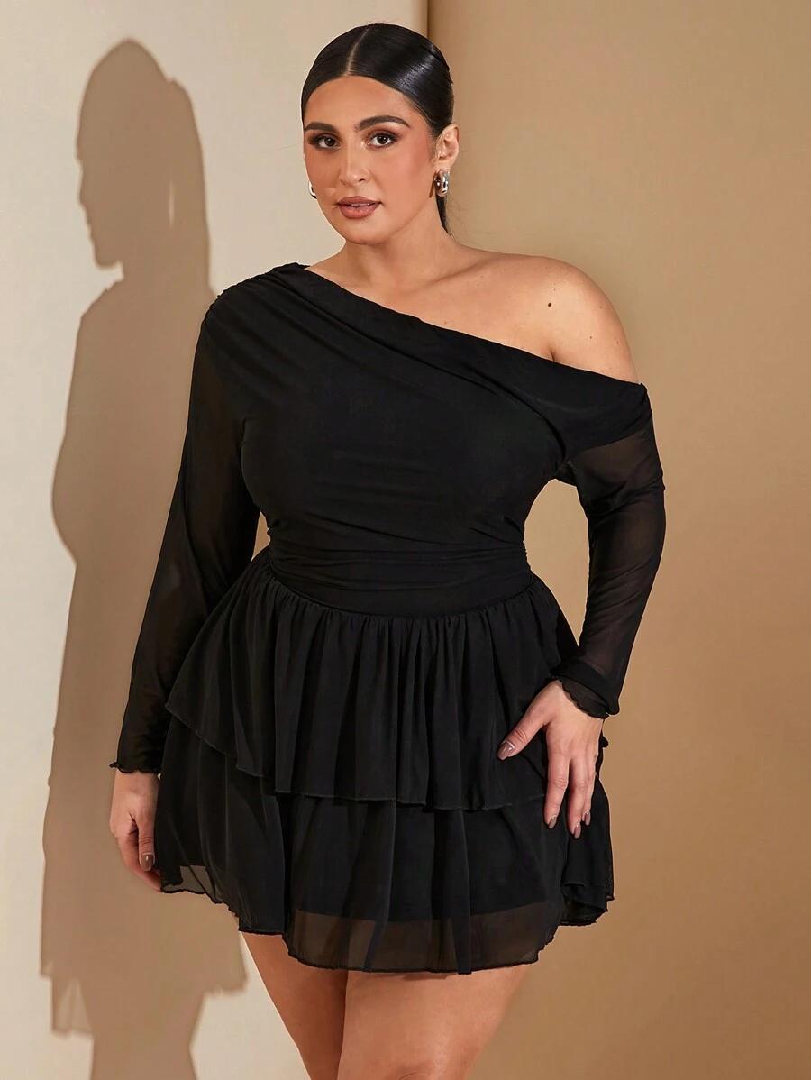 CZARNA MINI SUKIENKA 