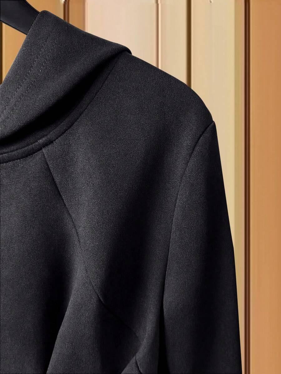 CZARNA BLUZa  ZAMEK