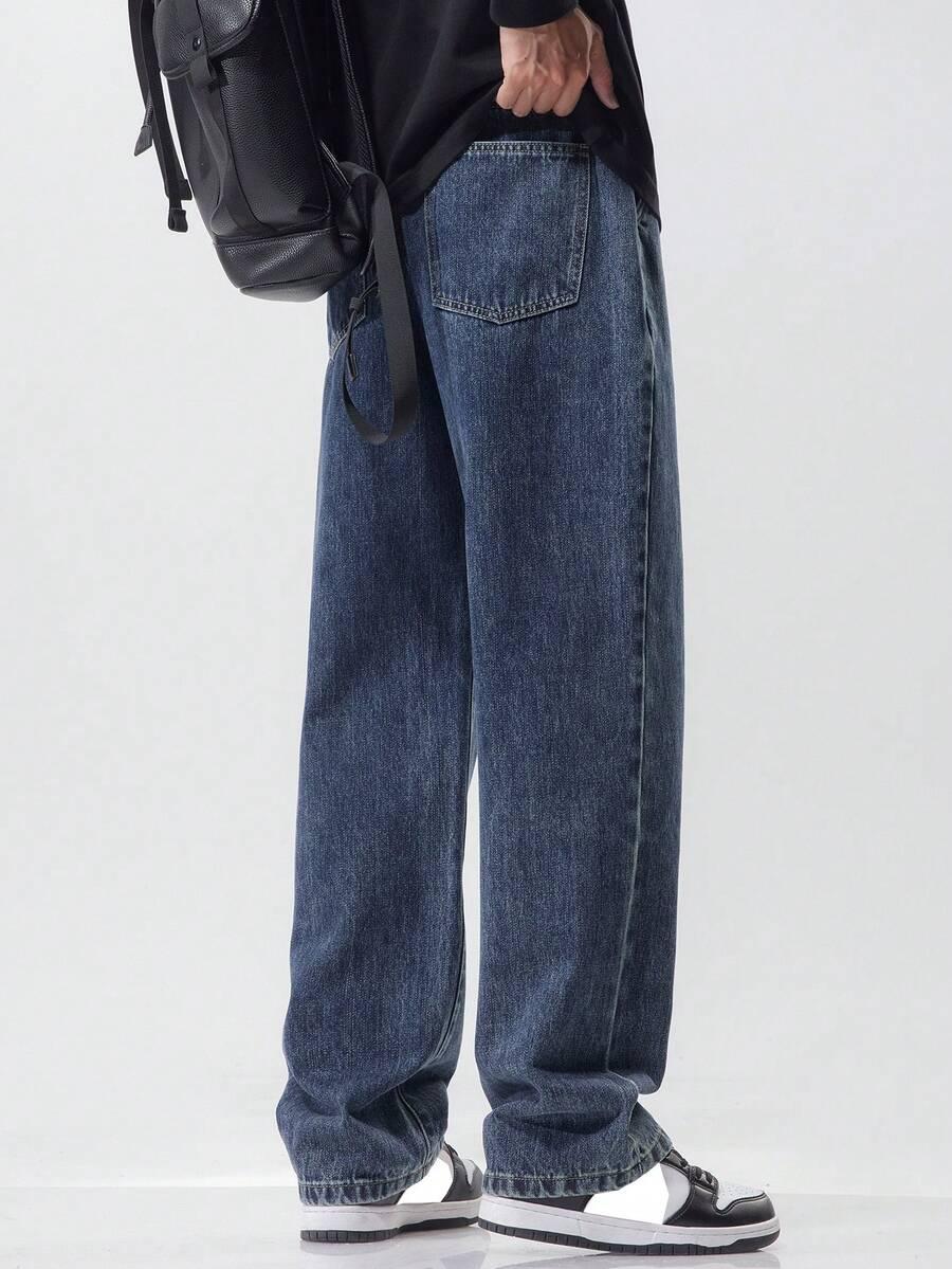 niebieskie spodnie jeans