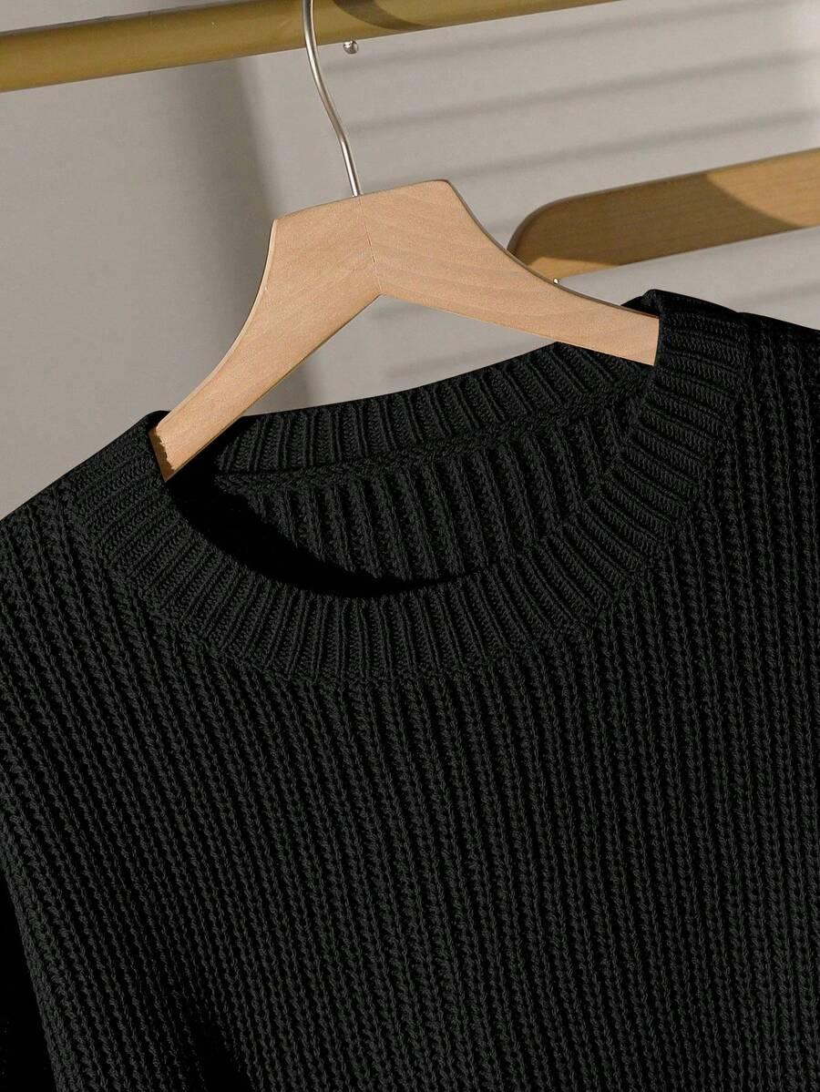 czarny sweter casual