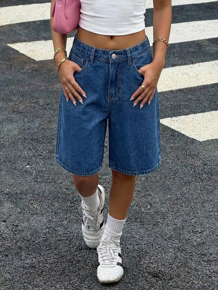 niebieskie jeansowe spodenki