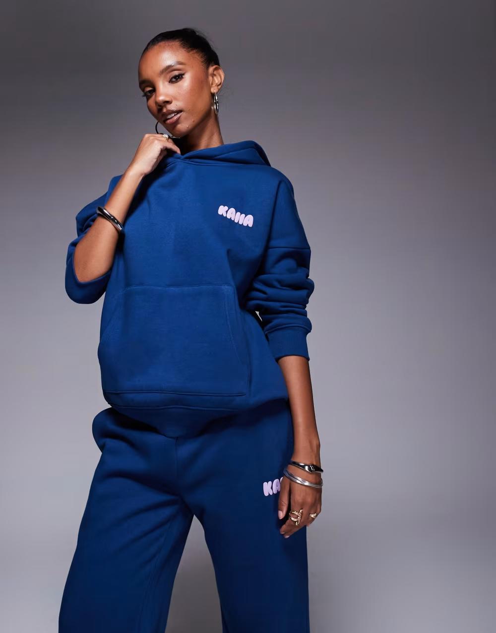 BLUZA Z KAPTUREM NADRUK