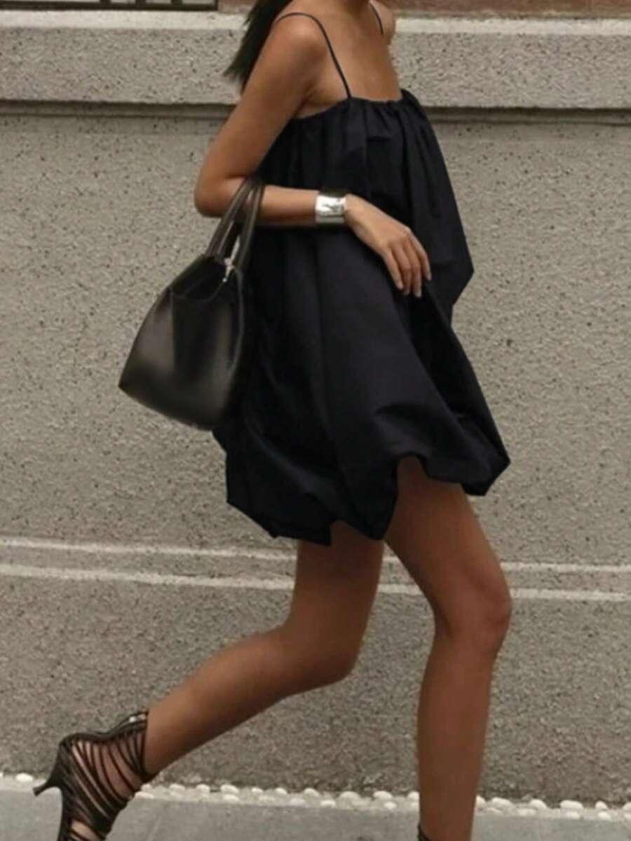 CZARNA MINI SUKIENKA
