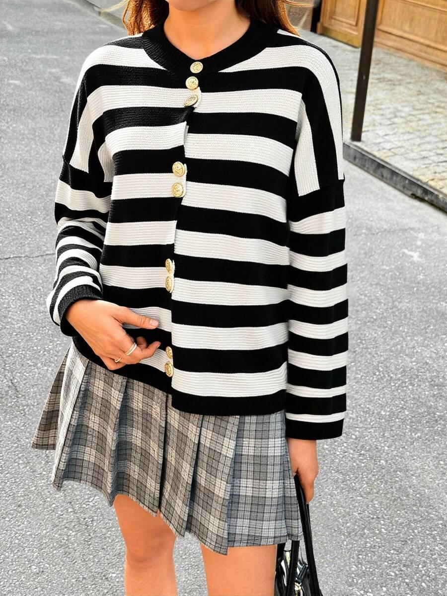 SWETER W PASKI