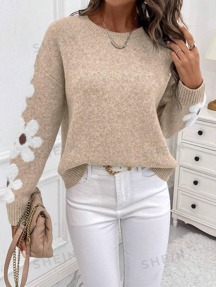 BEŻOWY SWETER WZÓR KWIATY 