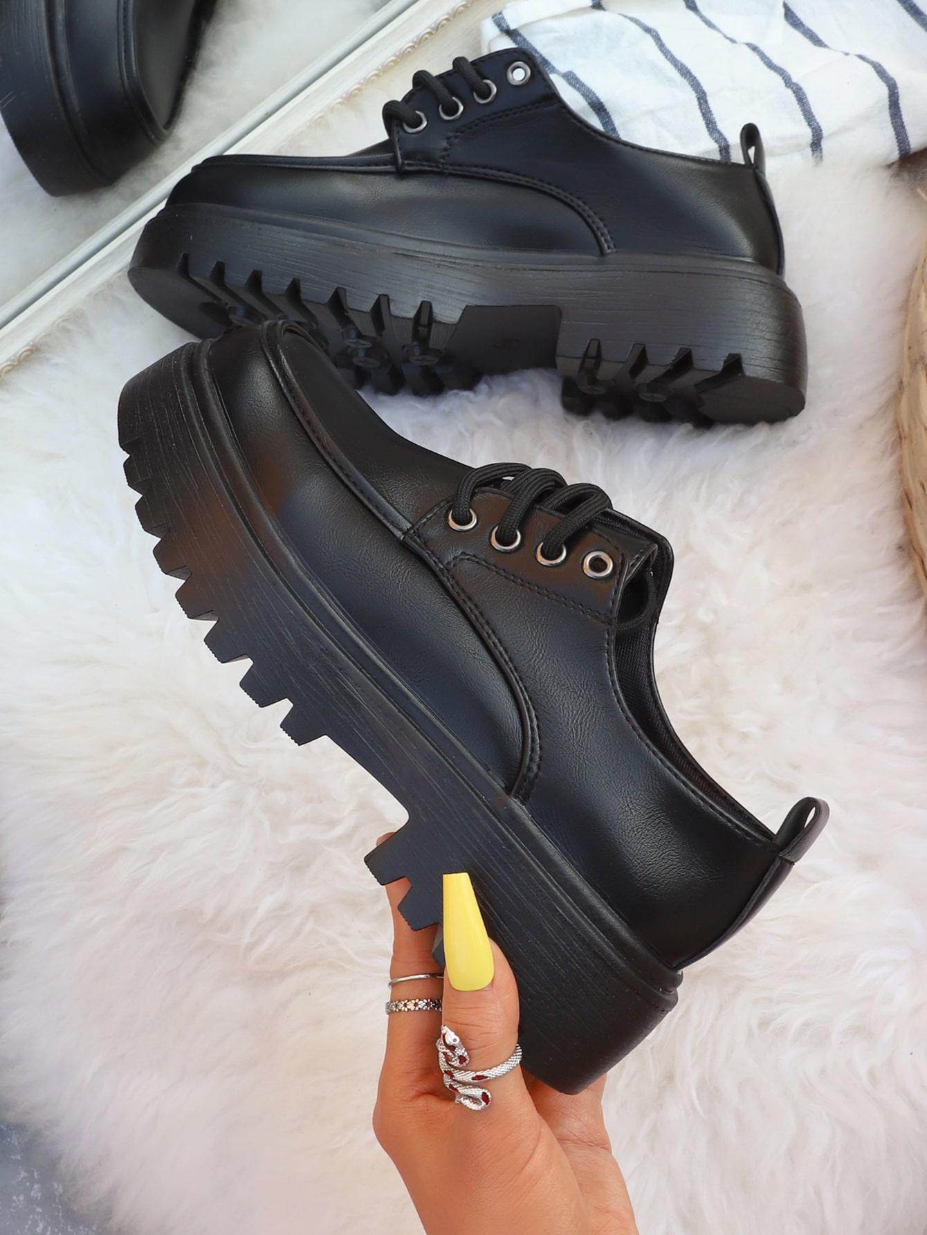 CZARNE SZNUROWANE BUTY 