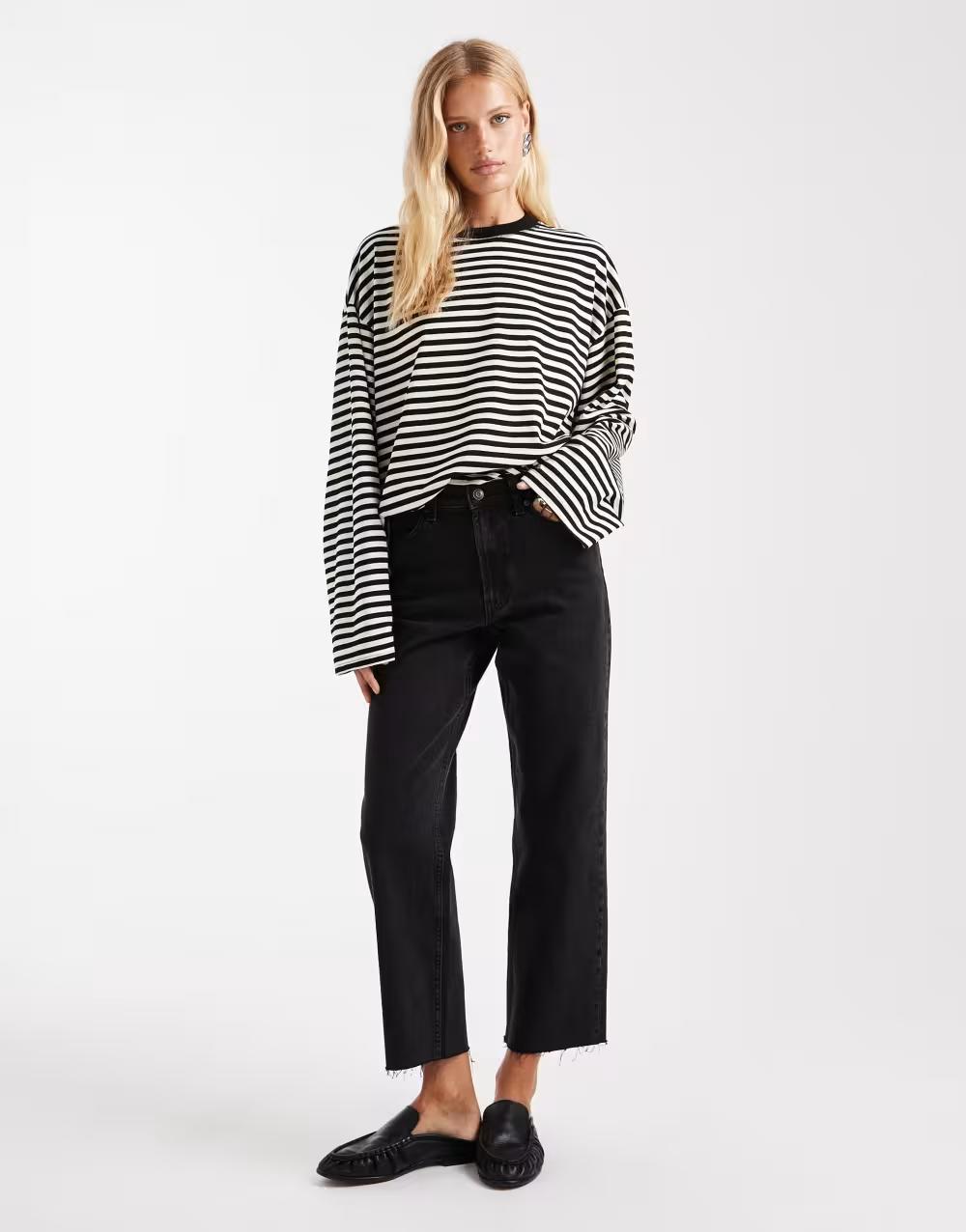 czarne spodnie jeans kieszenie