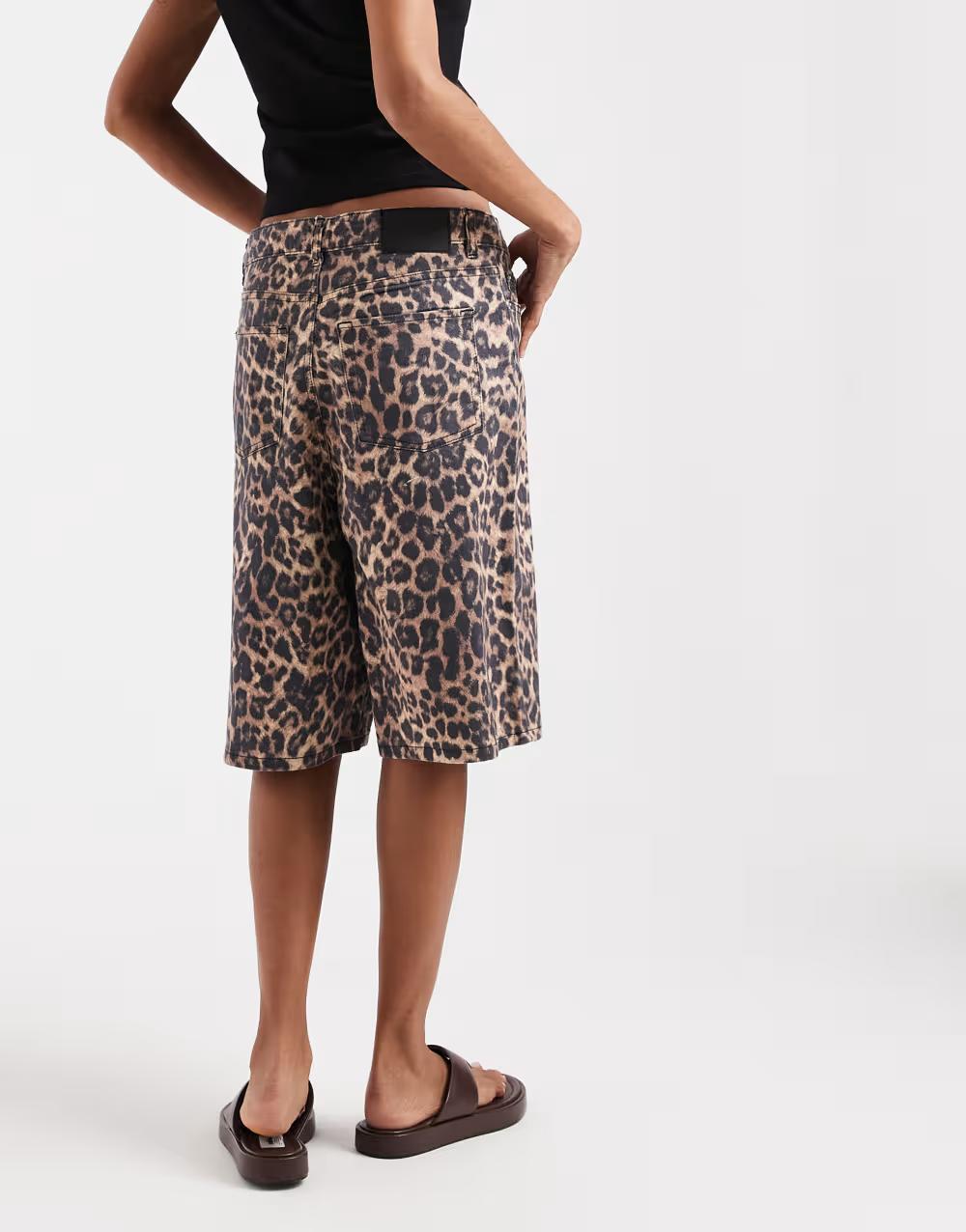 jeansowe spodenki animal print