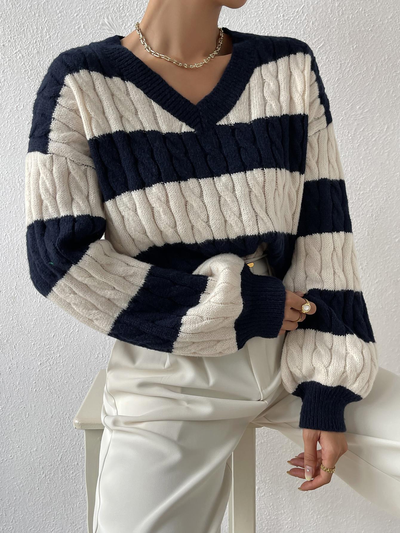 SWETER W PASKI SPLOT